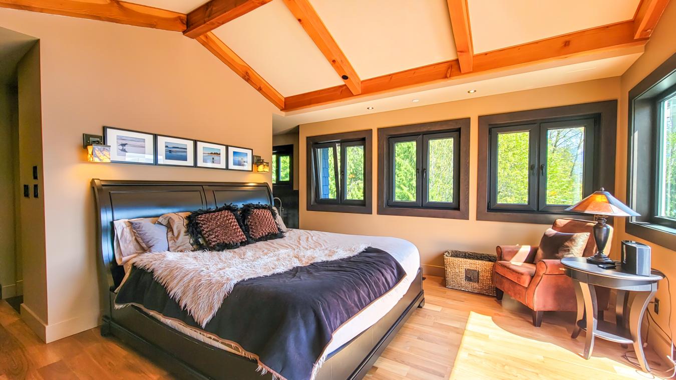 North Vancouver, BC, V7G2T6, Canada, 5 Bedrooms Bedrooms, ,3 BathroomsBathrooms,Residential,For Sale,1797319