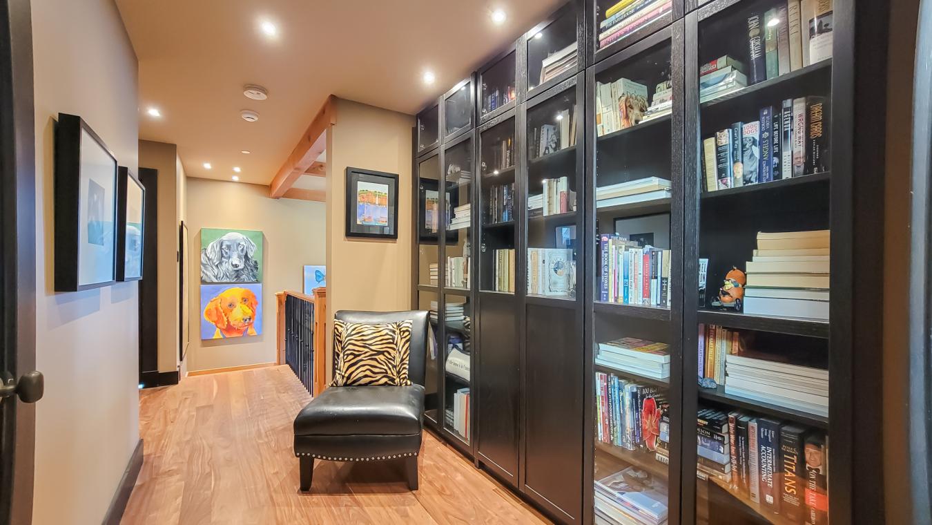North Vancouver, BC, V7G2T6, Canada, 5 Bedrooms Bedrooms, ,3 BathroomsBathrooms,Residential,For Sale,1797319