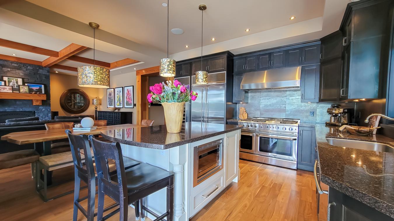 North Vancouver, BC, V7G2T6, Canada, 5 Bedrooms Bedrooms, ,3 BathroomsBathrooms,Residential,For Sale,1797319