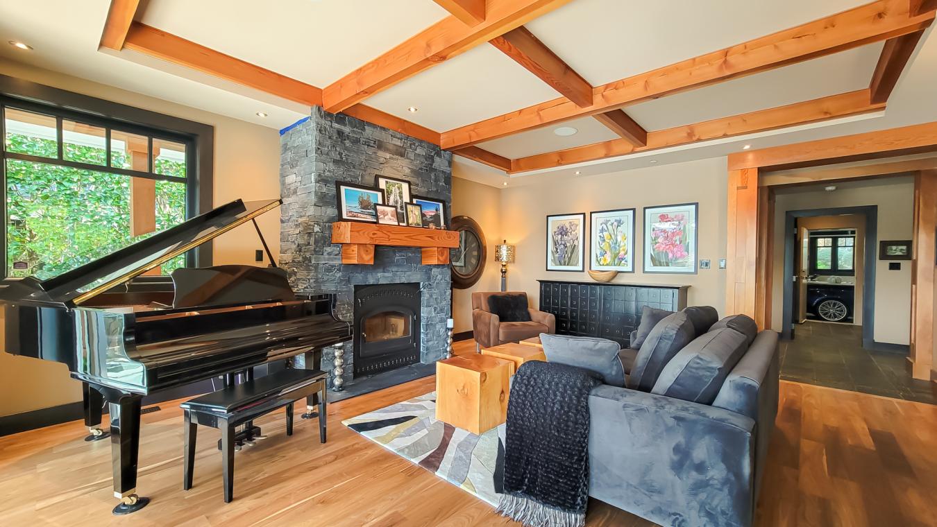 North Vancouver, BC, V7G2T6, Canada, 5 Bedrooms Bedrooms, ,3 BathroomsBathrooms,Residential,For Sale,1797319