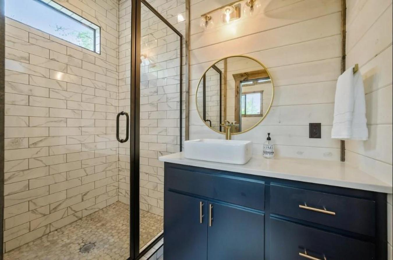 Broken Bow, Oklahoma, 74728, United States, 5 Bedrooms Bedrooms, ,6 BathroomsBathrooms,Residential,For Sale,1797315