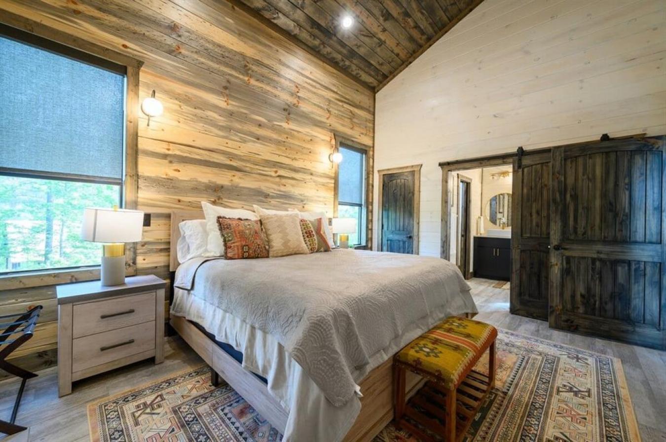 Broken Bow, Oklahoma, 74728, United States, 5 Bedrooms Bedrooms, ,6 BathroomsBathrooms,Residential,For Sale,1797315