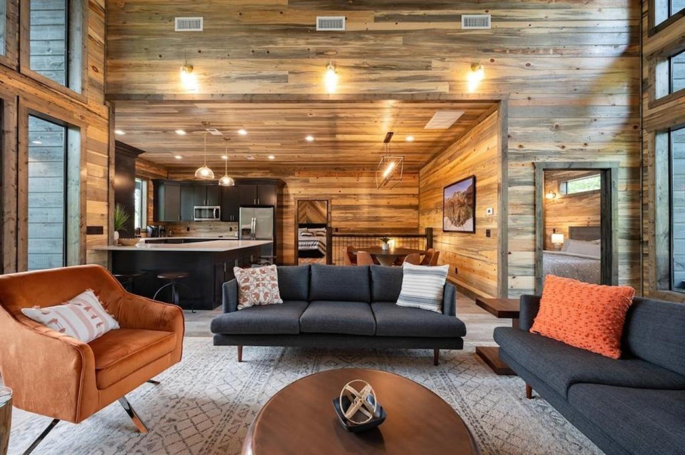 Broken Bow, Oklahoma, 74728, United States, 5 Bedrooms Bedrooms, ,6 BathroomsBathrooms,Residential,For Sale,1797315