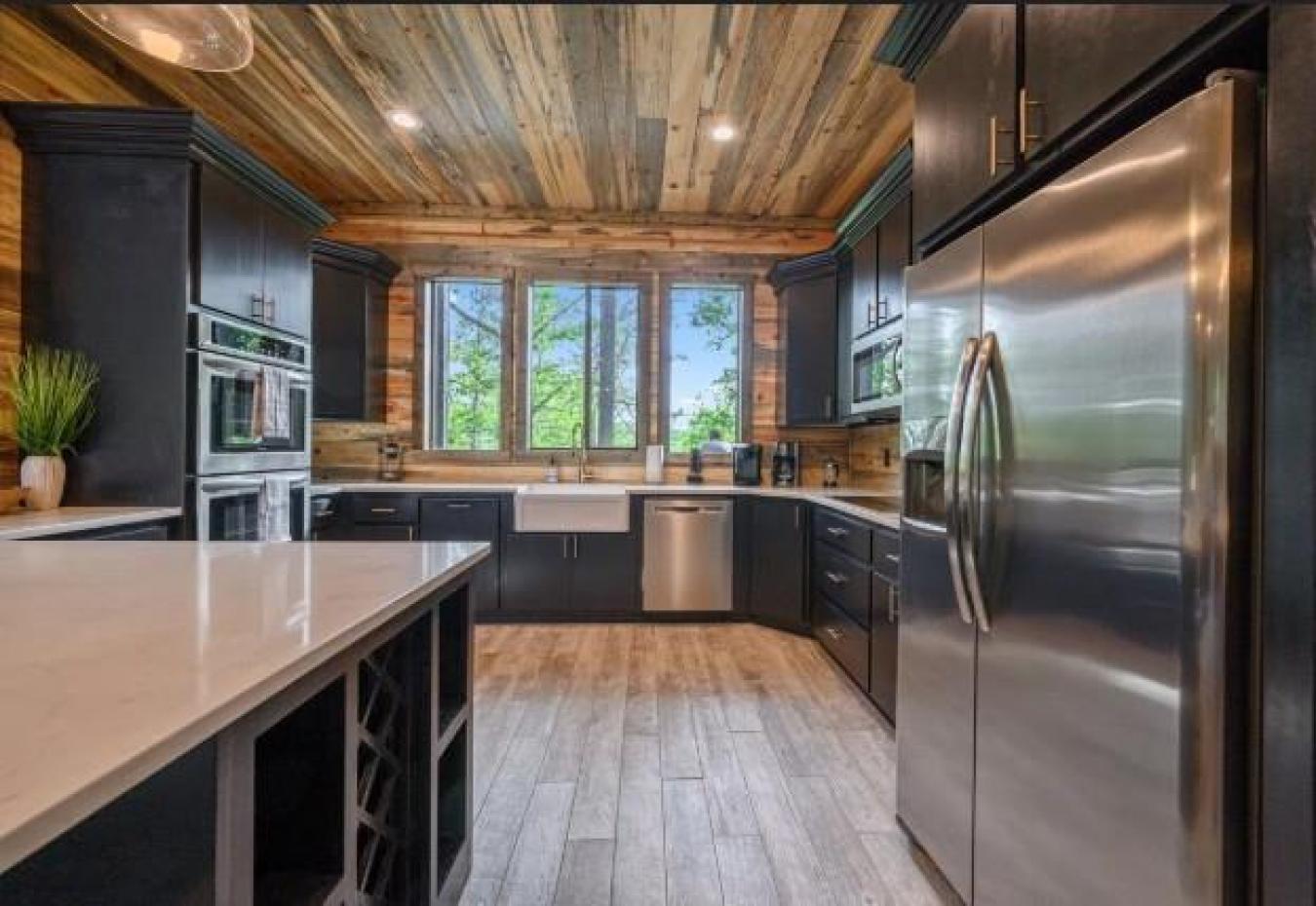 Broken Bow, Oklahoma, 74728, United States, 5 Bedrooms Bedrooms, ,6 BathroomsBathrooms,Residential,For Sale,1797315