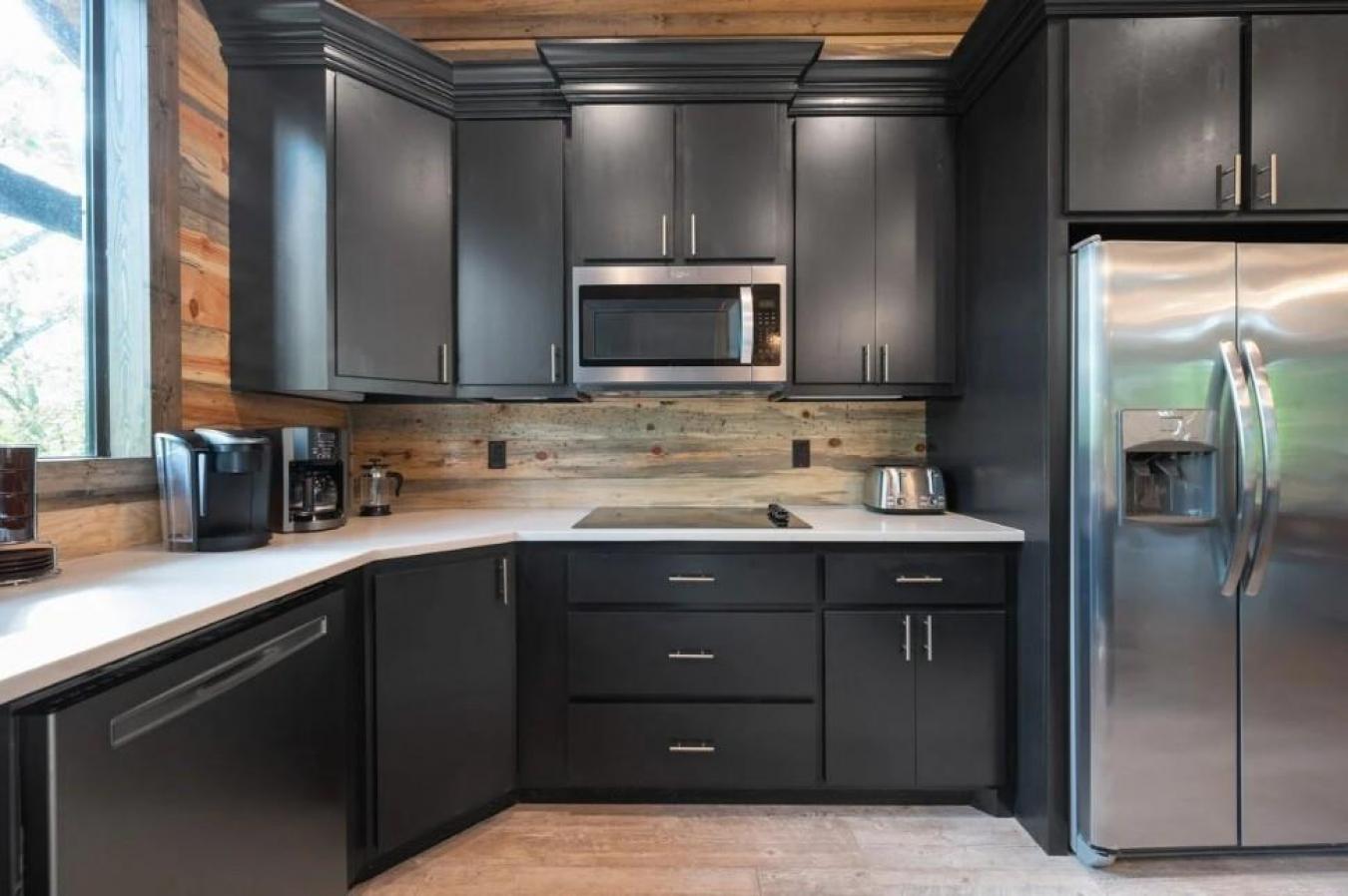 Broken Bow, Oklahoma, 74728, United States, 5 Bedrooms Bedrooms, ,6 BathroomsBathrooms,Residential,For Sale,1797315