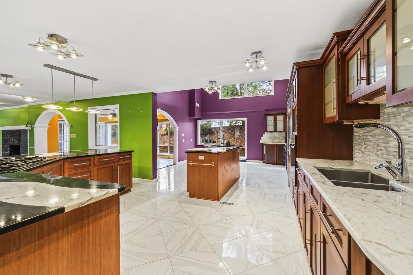 Russell, Kentucky, 41169, United States, 5 Bedrooms Bedrooms, ,4 BathroomsBathrooms,Residential,For Sale,1797312