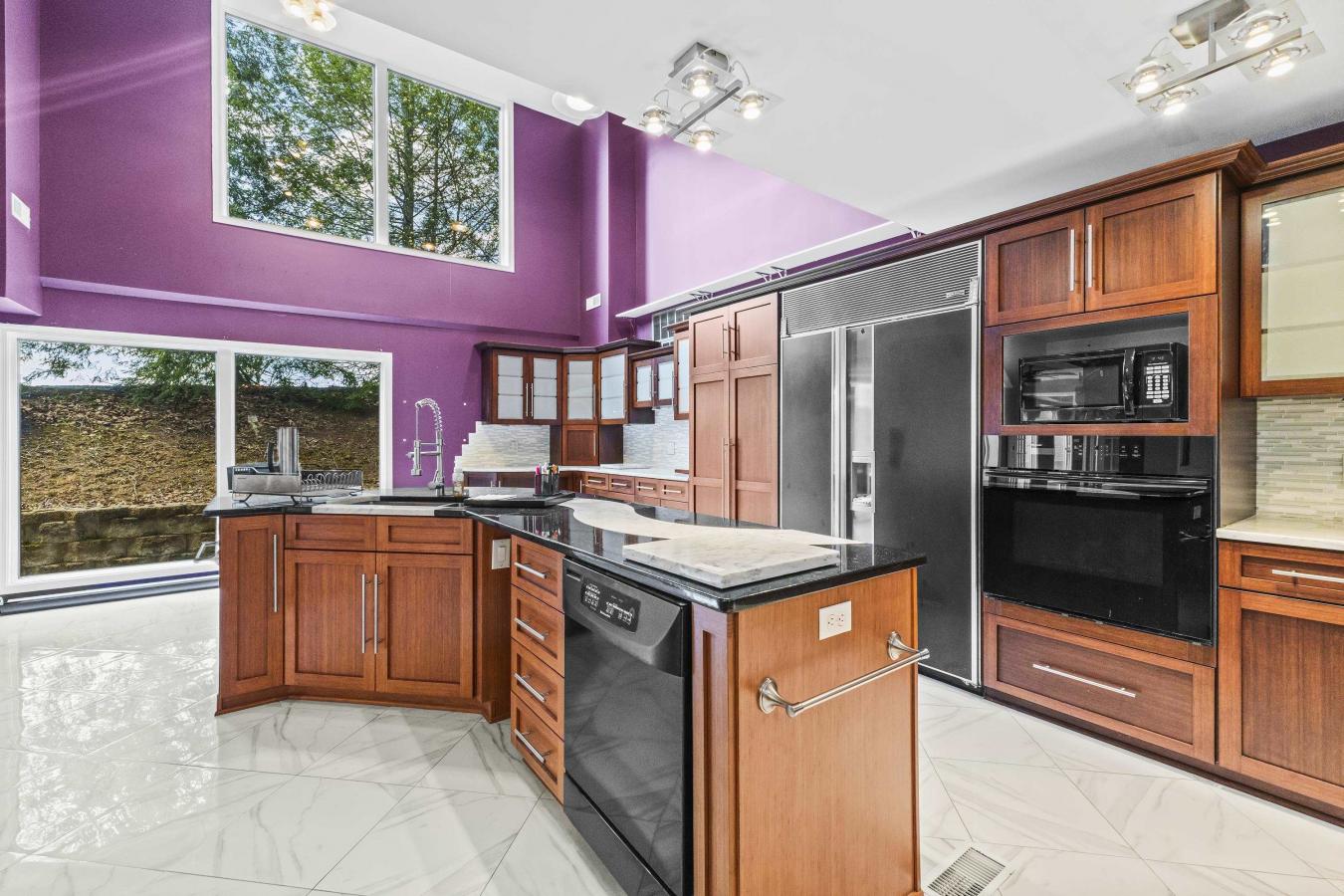 Russell, Kentucky, 41169, United States, 5 Bedrooms Bedrooms, ,4 BathroomsBathrooms,Residential,For Sale,1797312