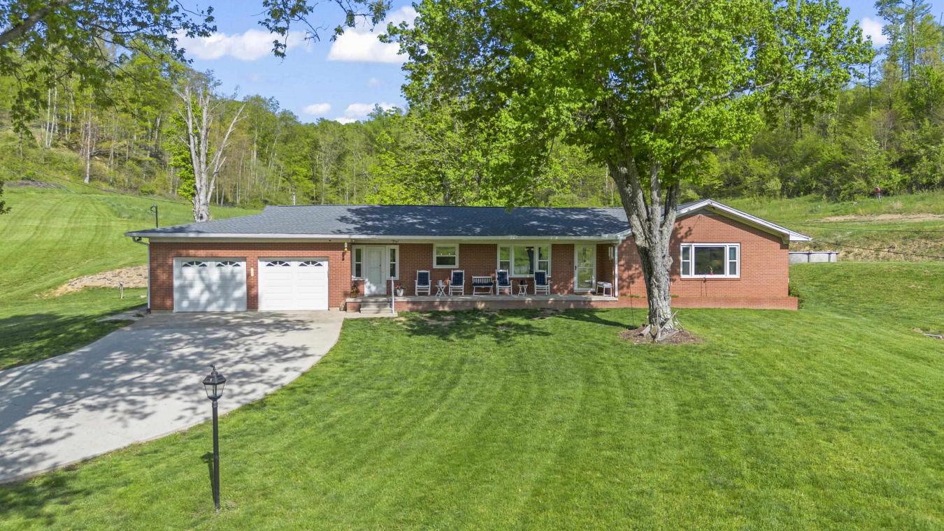 Catlettsburg, Kentucky, 41129-0000, United States, 3 Bedrooms Bedrooms, ,2 BathroomsBathrooms,Residential,For Sale,1797311