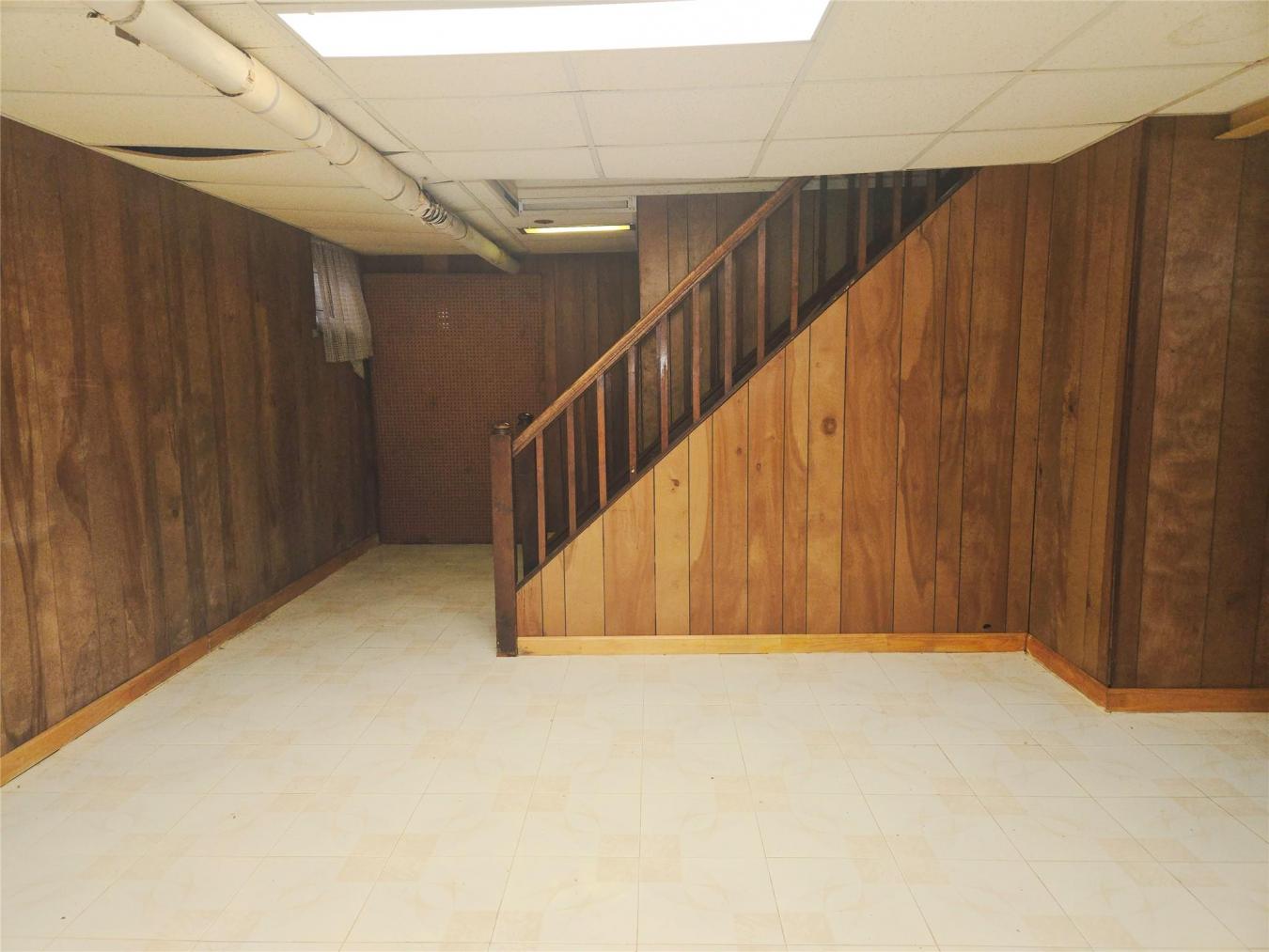 New York, New York, 11432, United States, 3 Bedrooms Bedrooms, ,1 BathroomBathrooms,Residential,For Sale,1797295
