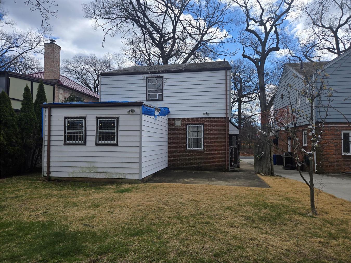 New York, New York, 11432, United States, 3 Bedrooms Bedrooms, ,1 BathroomBathrooms,Residential,For Sale,1797295