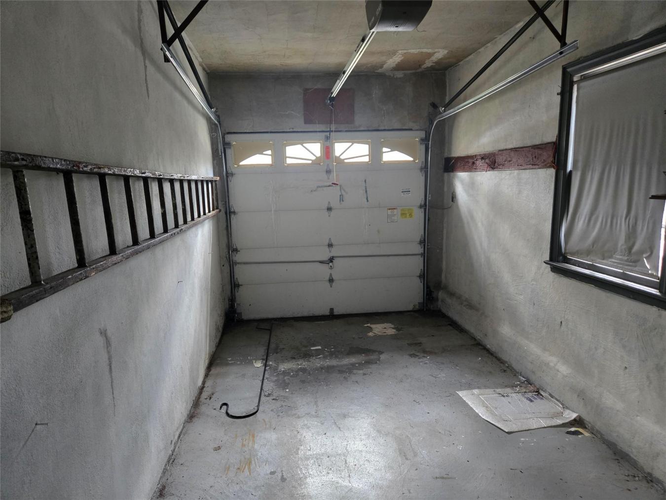New York, New York, 11432, United States, 3 Bedrooms Bedrooms, ,1 BathroomBathrooms,Residential,For Sale,1797295