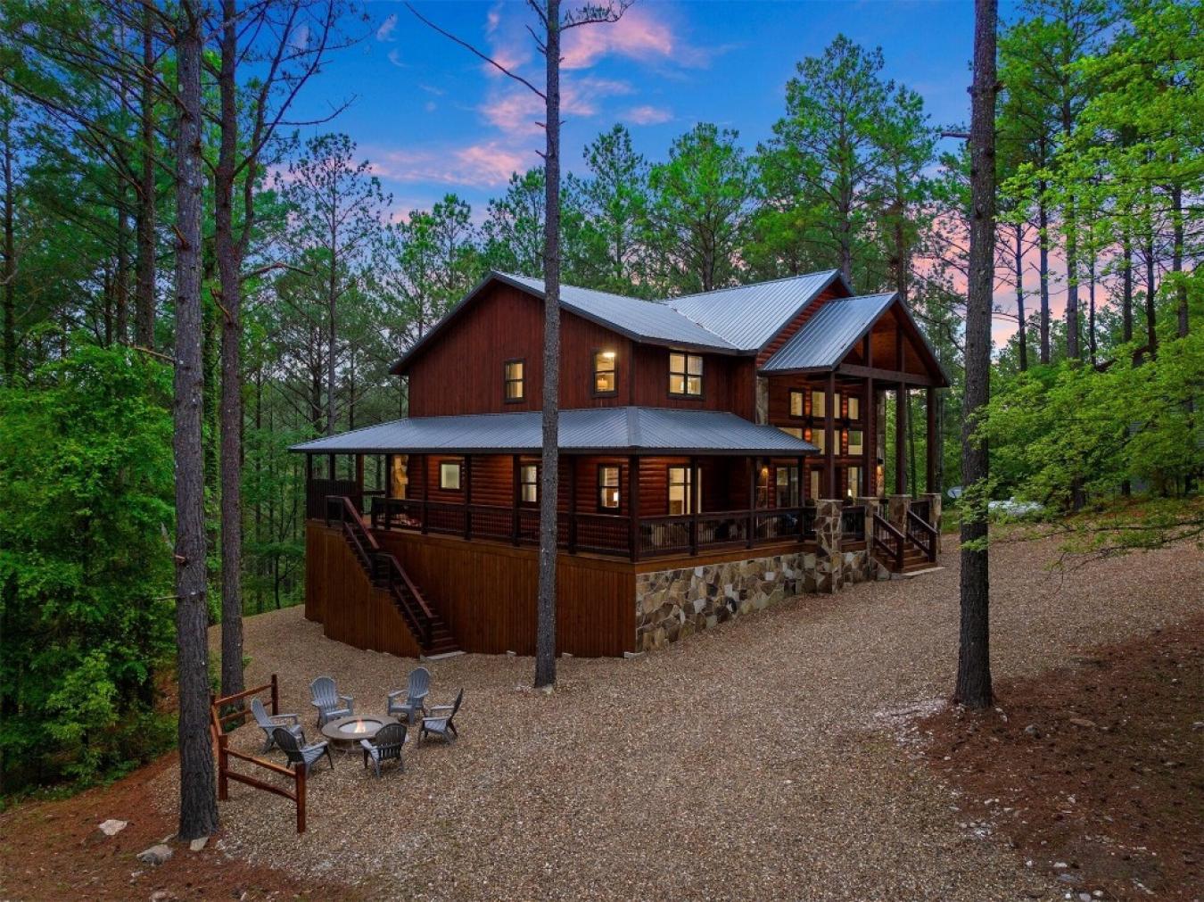 Broken Bow, Oklahoma, 74728, United States, 3 Bedrooms Bedrooms, ,3 BathroomsBathrooms,Residential,For Sale,1797292