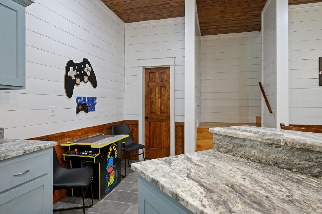 Broken Bow, Oklahoma, 74728, United States, 3 Bedrooms Bedrooms, ,3 BathroomsBathrooms,Residential,For Sale,1797292