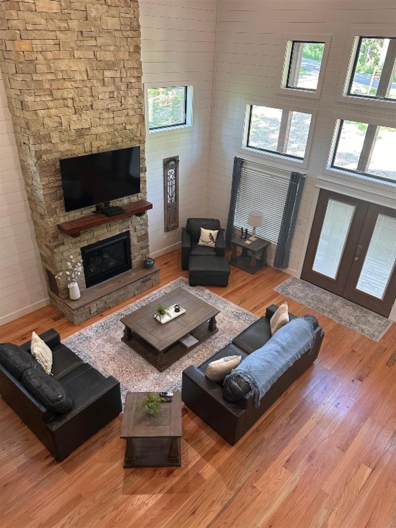 Broken Bow, Oklahoma, 74728, United States, 3 Bedrooms Bedrooms, ,3 BathroomsBathrooms,Residential,For Sale,1797292