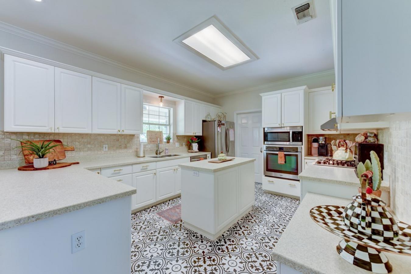 Fredericksburg, Gillespie, 78624, United States, 3 Bedrooms Bedrooms, ,2 BathroomsBathrooms,Residential,For Sale,1936041