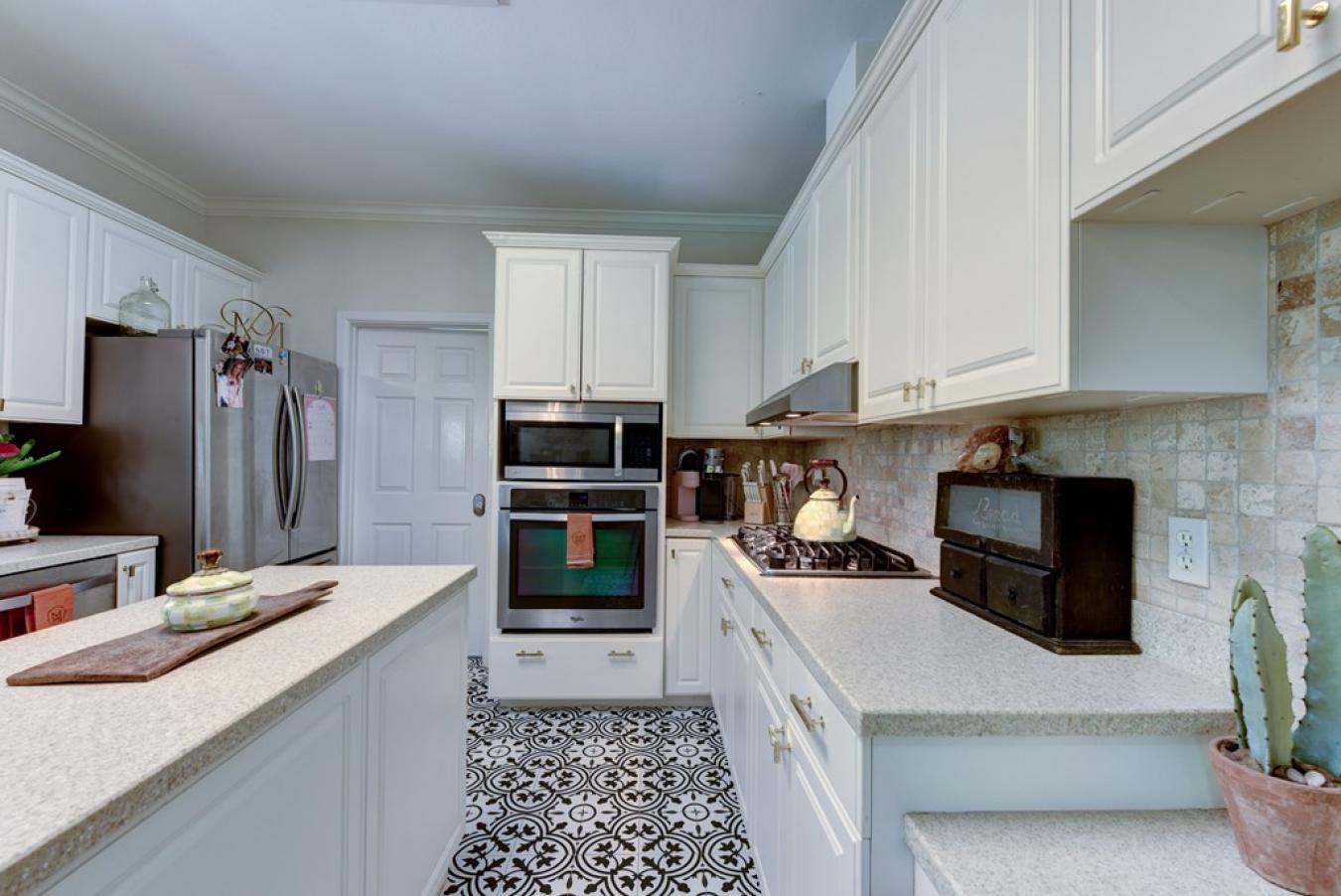 Fredericksburg, Gillespie, 78624, United States, 3 Bedrooms Bedrooms, ,2 BathroomsBathrooms,Residential,For Sale,1936041