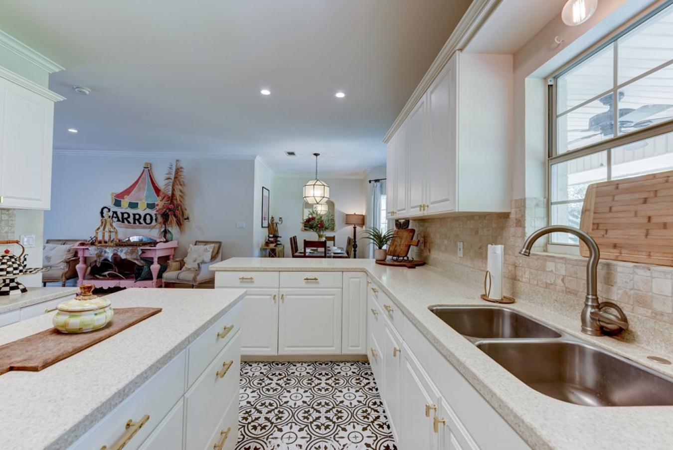 Fredericksburg, Gillespie, 78624, United States, 3 Bedrooms Bedrooms, ,2 BathroomsBathrooms,Residential,For Sale,1936041