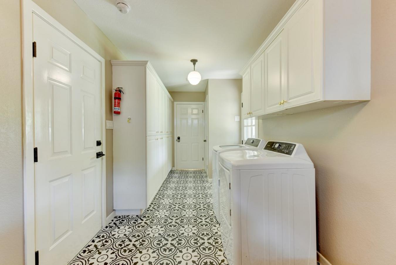 Fredericksburg, Gillespie, 78624, United States, 3 Bedrooms Bedrooms, ,2 BathroomsBathrooms,Residential,For Sale,1936041