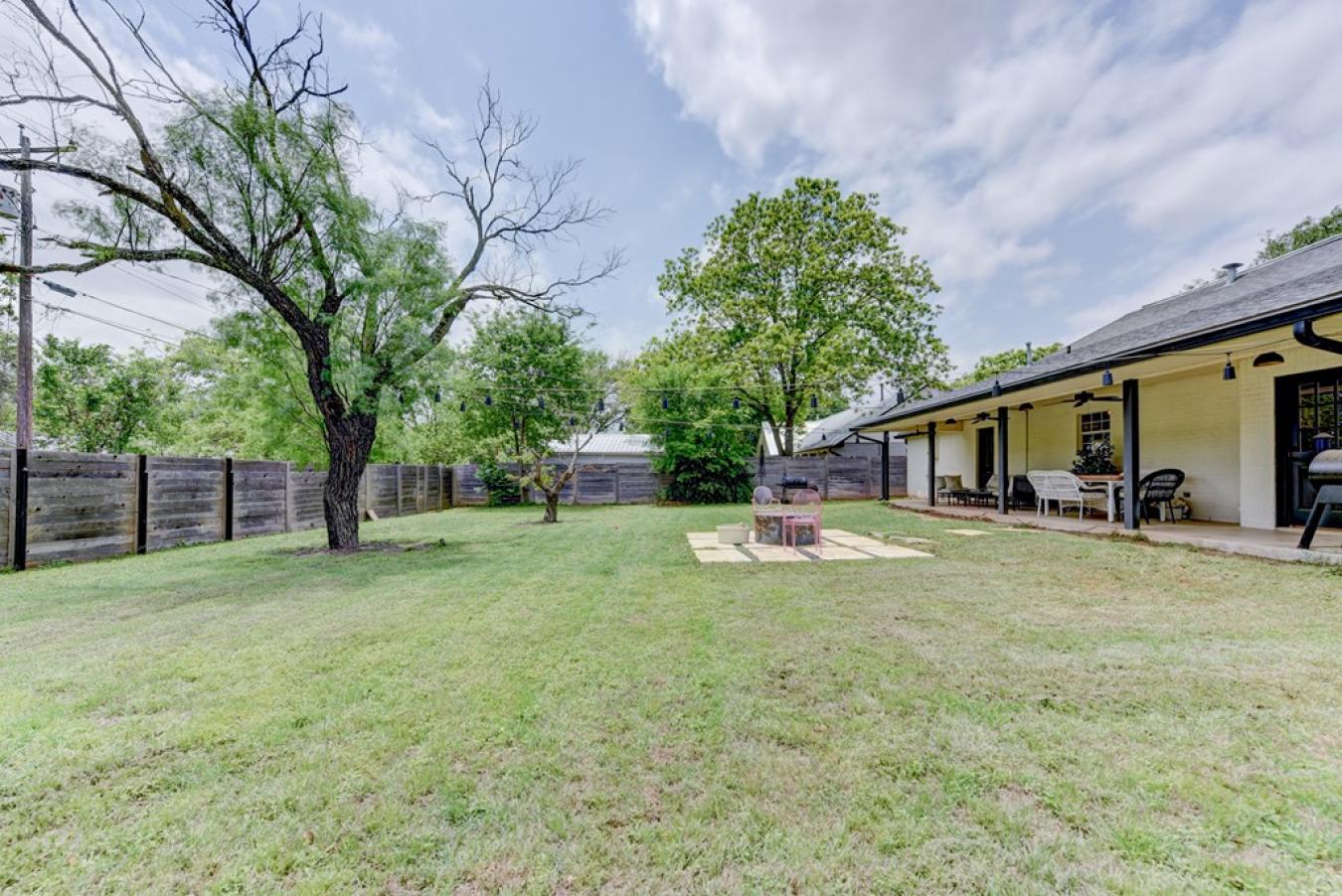 Fredericksburg, Gillespie, 78624, United States, 3 Bedrooms Bedrooms, ,2 BathroomsBathrooms,Residential,For Sale,1936041