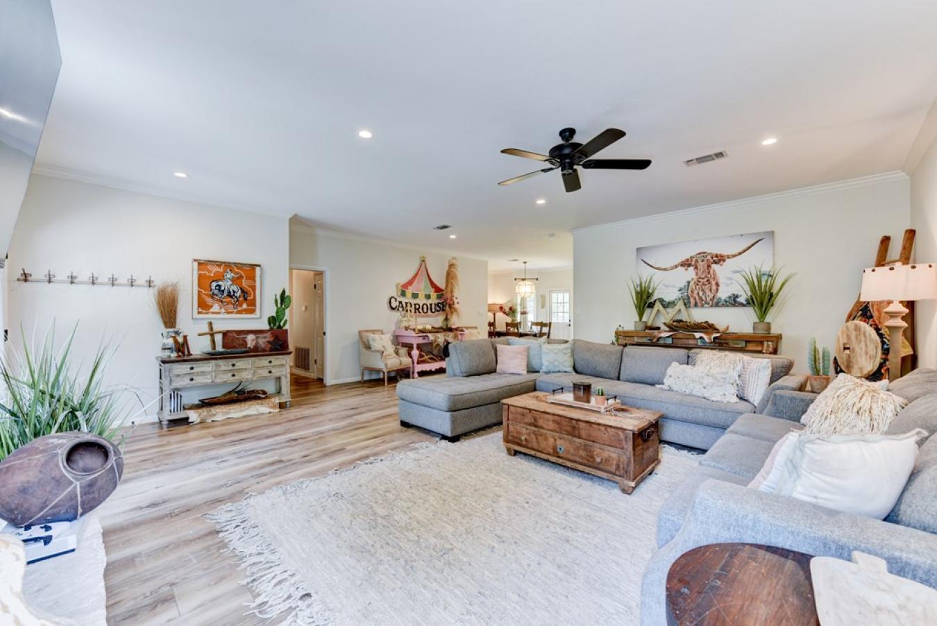 Fredericksburg, Gillespie, 78624, United States, 3 Bedrooms Bedrooms, ,2 BathroomsBathrooms,Residential,For Sale,1936041