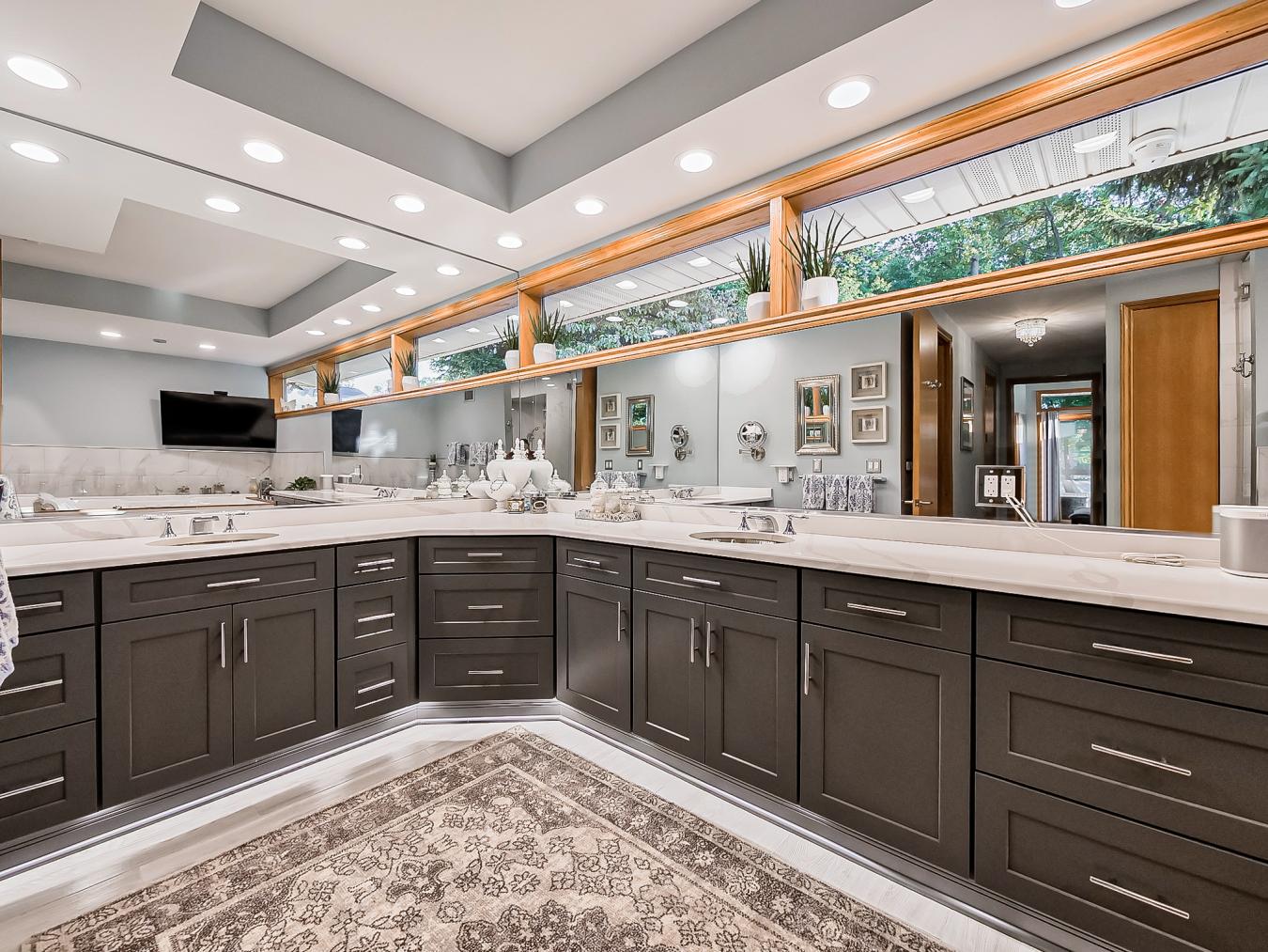 Clinton Twp, Michigan, 48036, United States, 5 Bedrooms Bedrooms, ,6 BathroomsBathrooms,Residential,For Sale,1839665