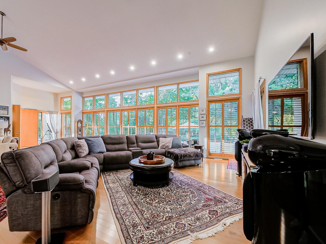 Clinton Twp, Michigan, 48036, United States, 5 Bedrooms Bedrooms, ,6 BathroomsBathrooms,Residential,For Sale,1839665