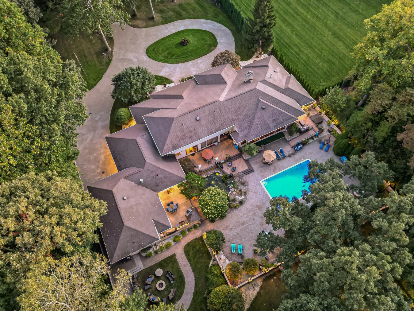 Clinton Twp, Michigan, 48036, United States, 5 Bedrooms Bedrooms, ,6 BathroomsBathrooms,Residential,For Sale,1839665