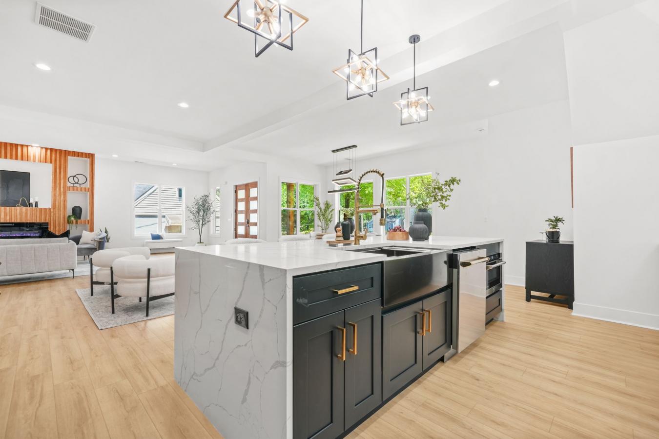 Atlanta, Georgia, 30317, United States, 4 Bedrooms Bedrooms, ,3 BathroomsBathrooms,Residential,For Sale,1994324