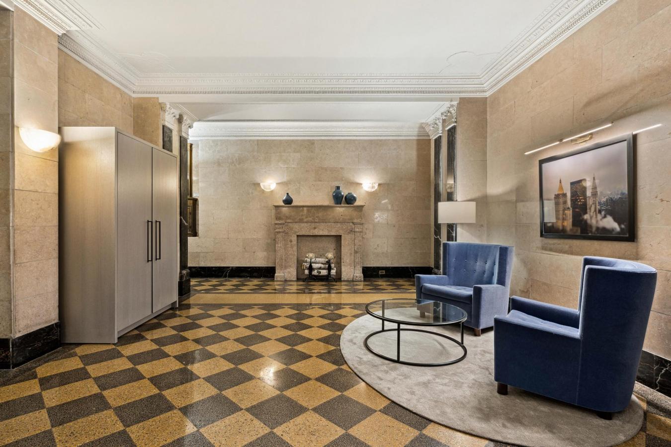 Manhattan, New York, 10024, United States, 3 Bedrooms Bedrooms, ,2 BathroomsBathrooms,Residential,For Sale,1797271