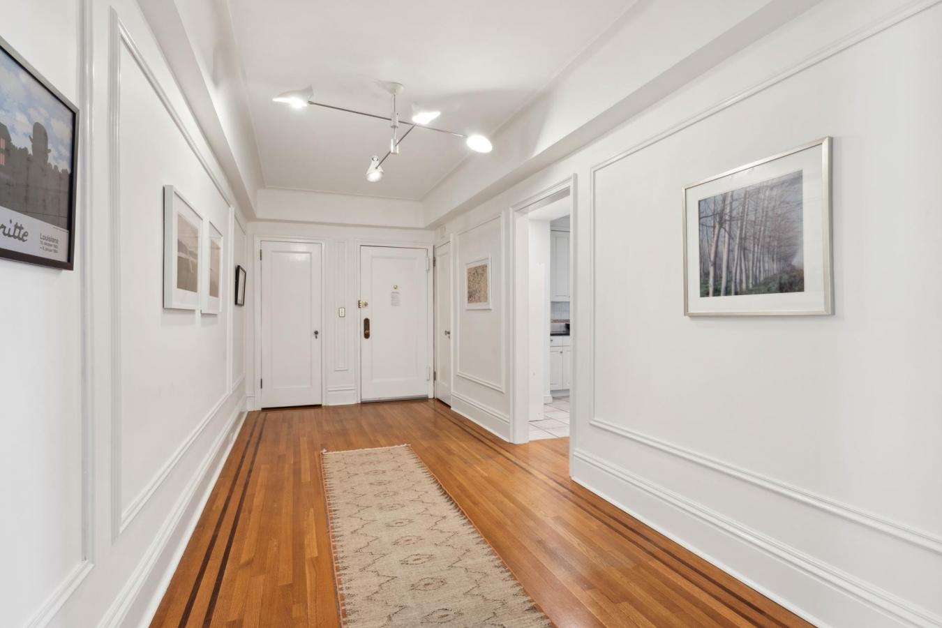 Manhattan, New York, 10024, United States, 3 Bedrooms Bedrooms, ,2 BathroomsBathrooms,Residential,For Sale,1797271