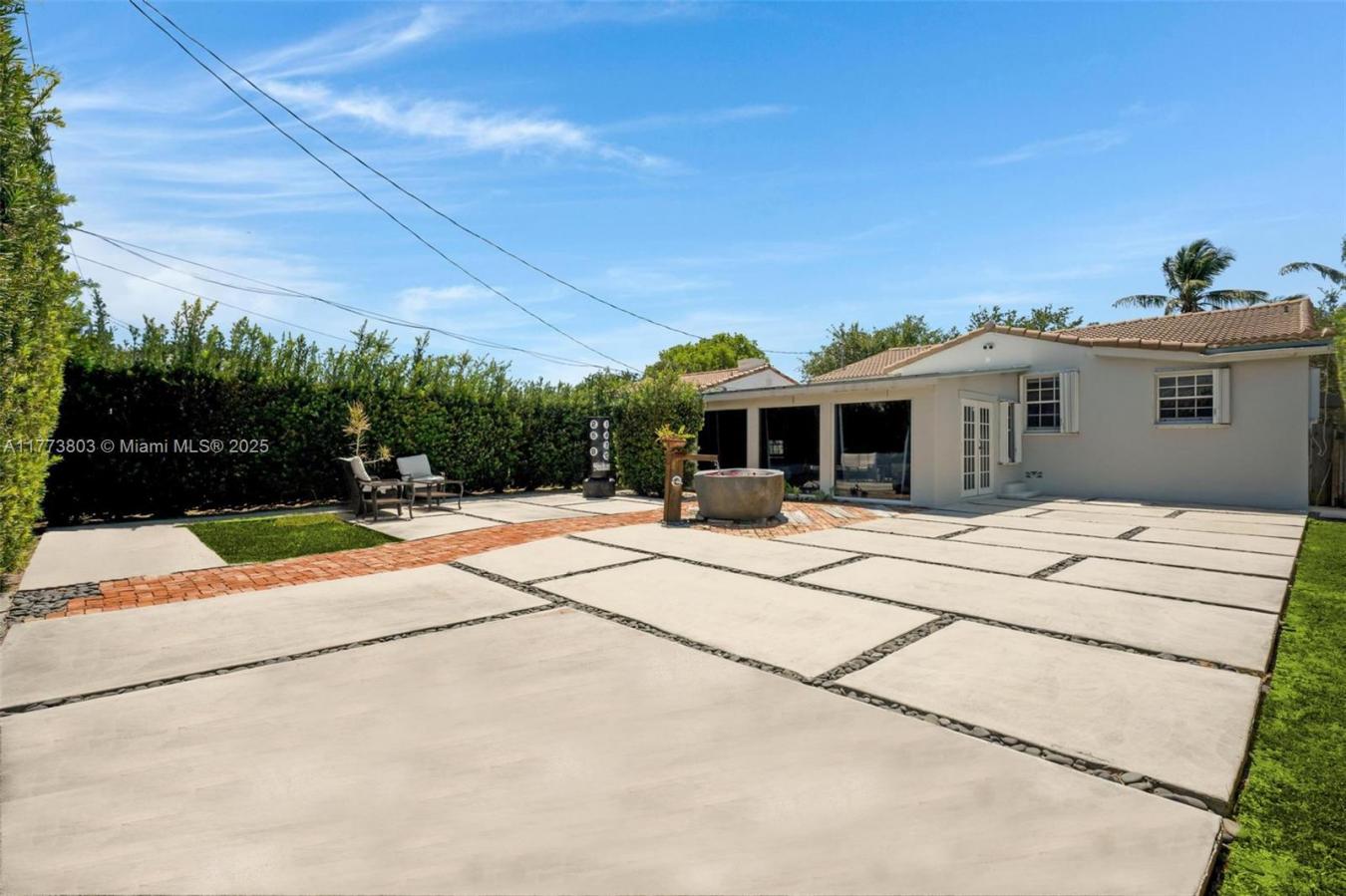 Miami Beach, Florida, 33141, United States, 4 Bedrooms Bedrooms, ,3 BathroomsBathrooms,Residential,For Sale,1797255