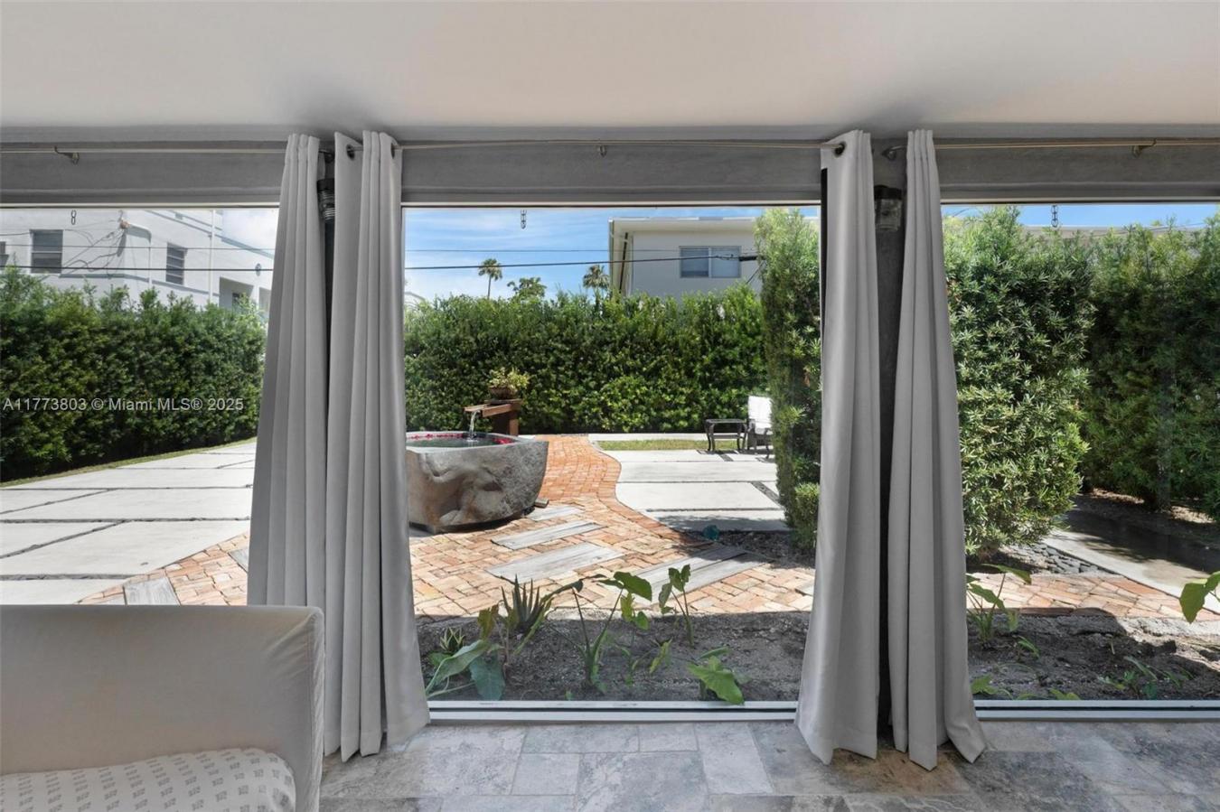 Miami Beach, Florida, 33141, United States, 4 Bedrooms Bedrooms, ,3 BathroomsBathrooms,Residential,For Sale,1797255