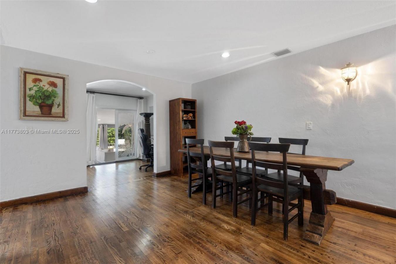 Miami Beach, Florida, 33141, United States, 4 Bedrooms Bedrooms, ,3 BathroomsBathrooms,Residential,For Sale,1797255