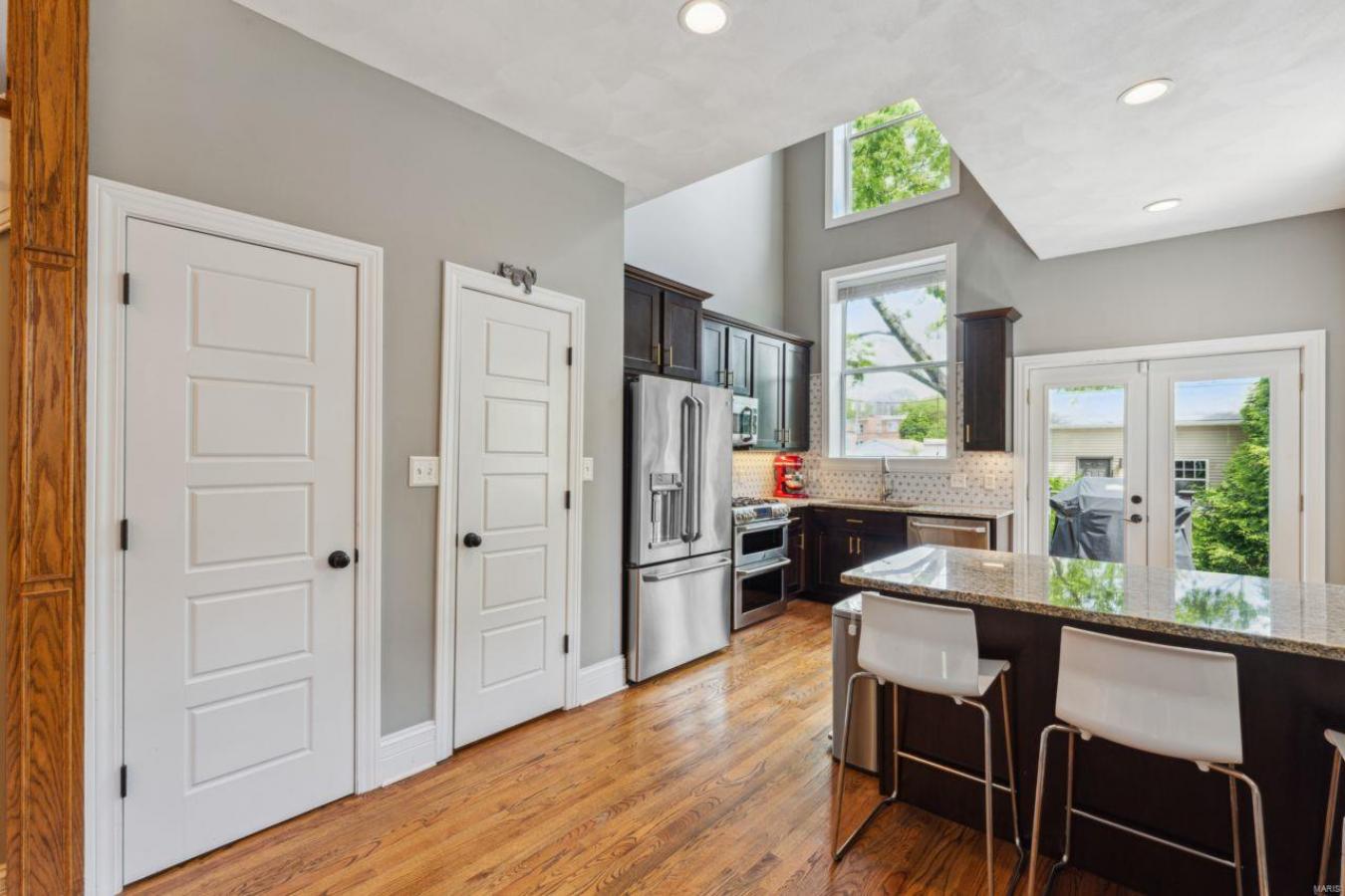 St Louis, Missouri, 63108, United States, 3 Bedrooms Bedrooms, ,2 BathroomsBathrooms,Residential,For Sale,1797254