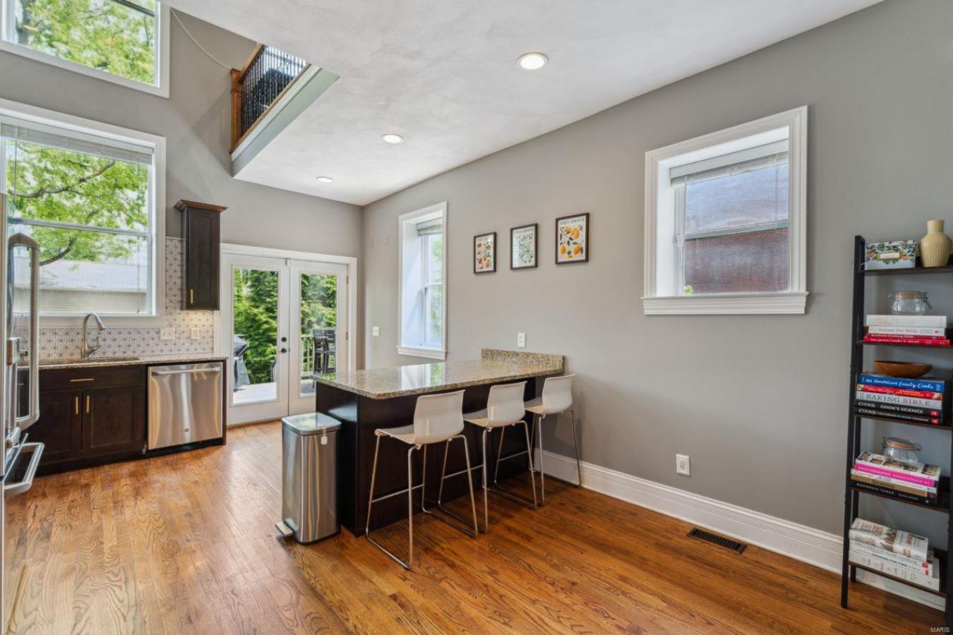 St Louis, Missouri, 63108, United States, 3 Bedrooms Bedrooms, ,2 BathroomsBathrooms,Residential,For Sale,1797254
