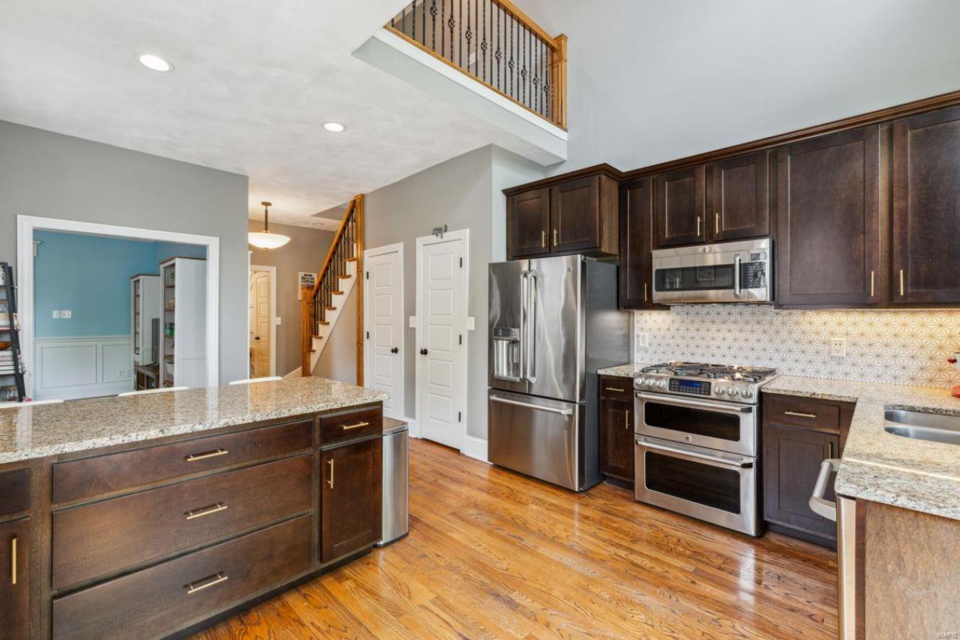 St Louis, Missouri, 63108, United States, 3 Bedrooms Bedrooms, ,2 BathroomsBathrooms,Residential,For Sale,1797254