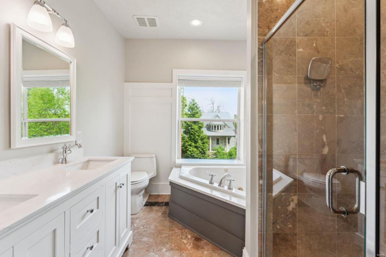St Louis, Missouri, 63108, United States, 3 Bedrooms Bedrooms, ,2 BathroomsBathrooms,Residential,For Sale,1797254
