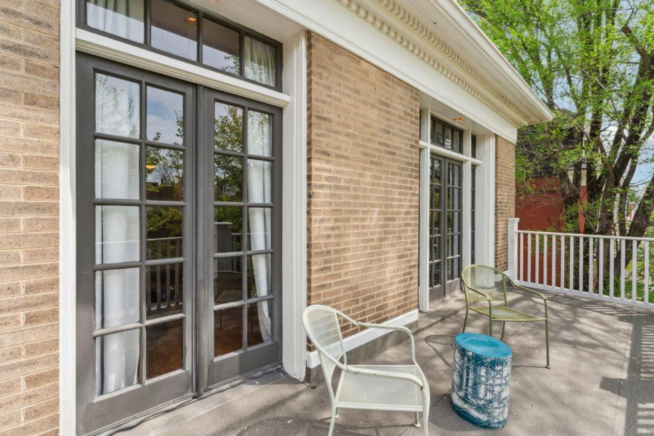 St Louis, Missouri, 63108, United States, 3 Bedrooms Bedrooms, ,2 BathroomsBathrooms,Residential,For Sale,1797254