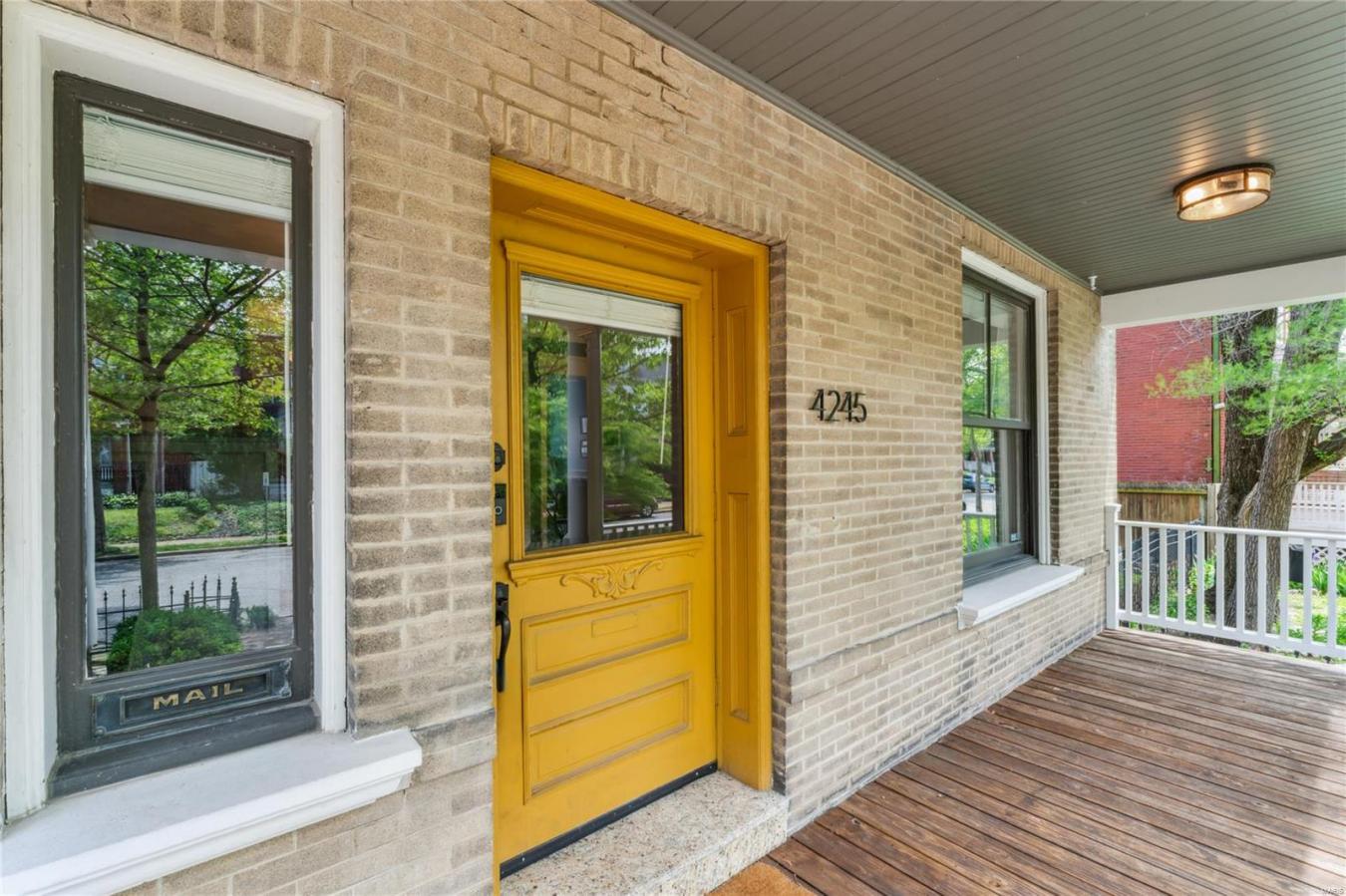 St Louis, Missouri, 63108, United States, 3 Bedrooms Bedrooms, ,2 BathroomsBathrooms,Residential,For Sale,1797254