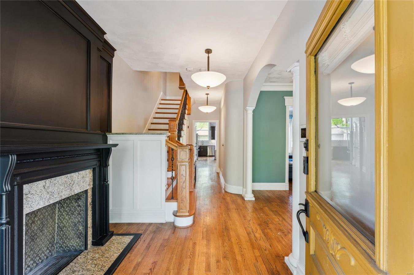 St Louis, Missouri, 63108, United States, 3 Bedrooms Bedrooms, ,2 BathroomsBathrooms,Residential,For Sale,1797254