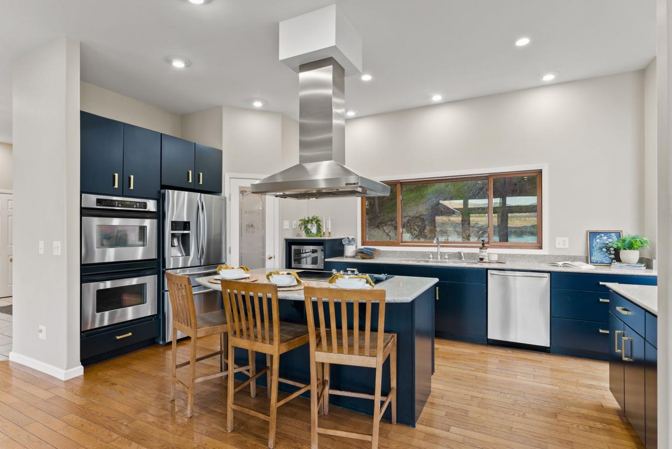 Creston, Washington, 99117, United States, 7 Bedrooms Bedrooms, ,5 BathroomsBathrooms,Residential,For Sale,1828896