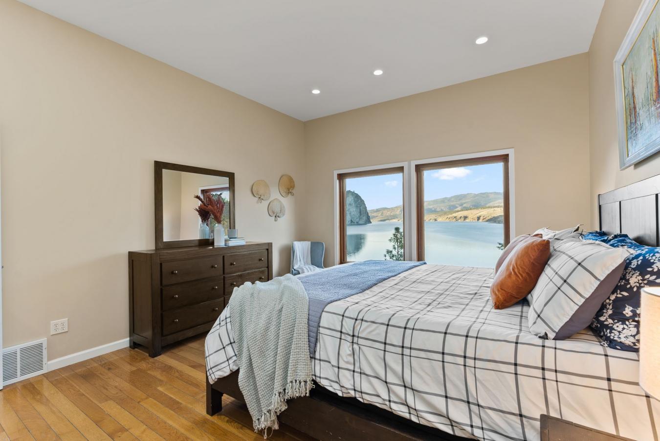 Creston, Washington, 99117, United States, 7 Bedrooms Bedrooms, ,5 BathroomsBathrooms,Residential,For Sale,1828896