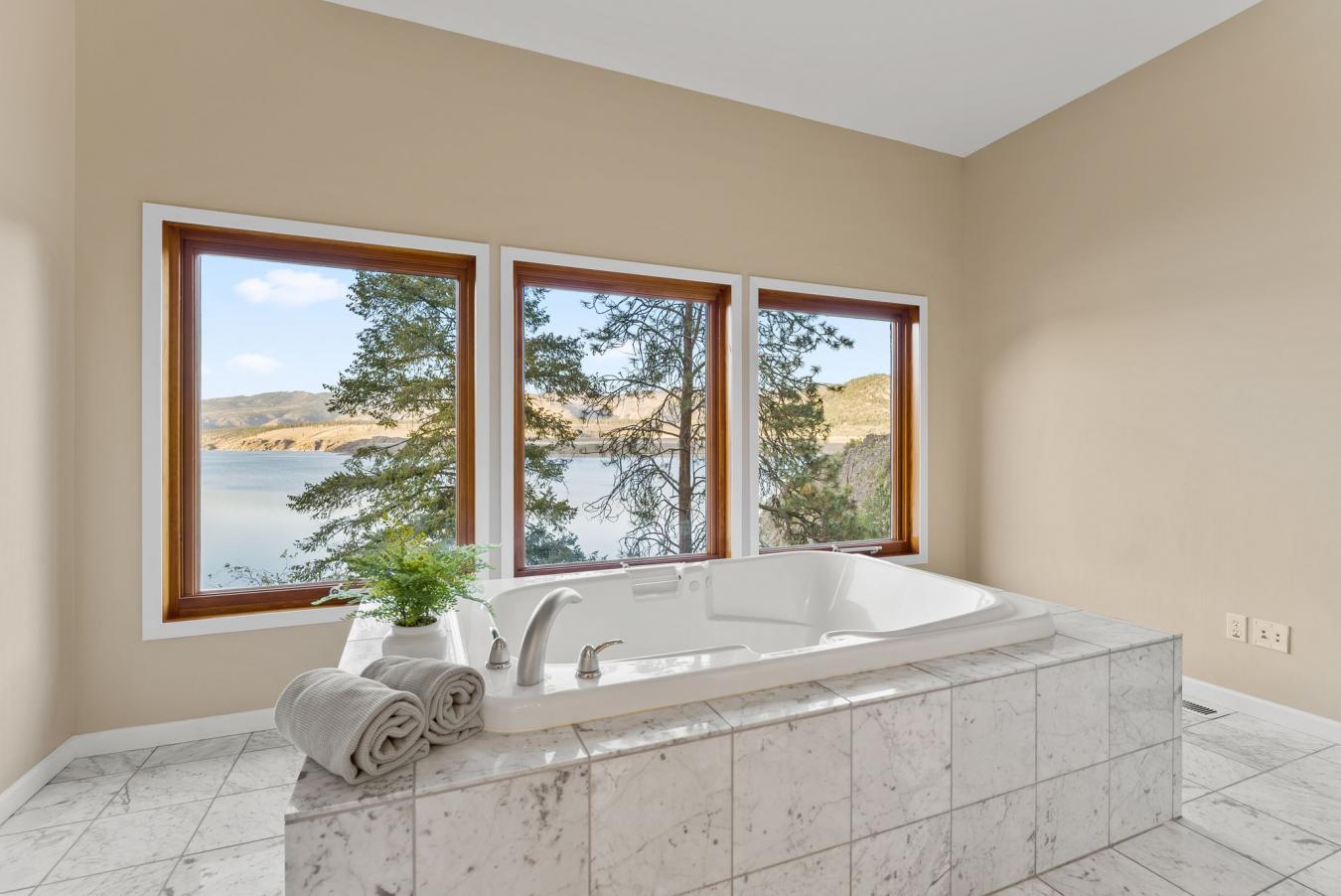 Creston, Washington, 99117, United States, 7 Bedrooms Bedrooms, ,5 BathroomsBathrooms,Residential,For Sale,1828896