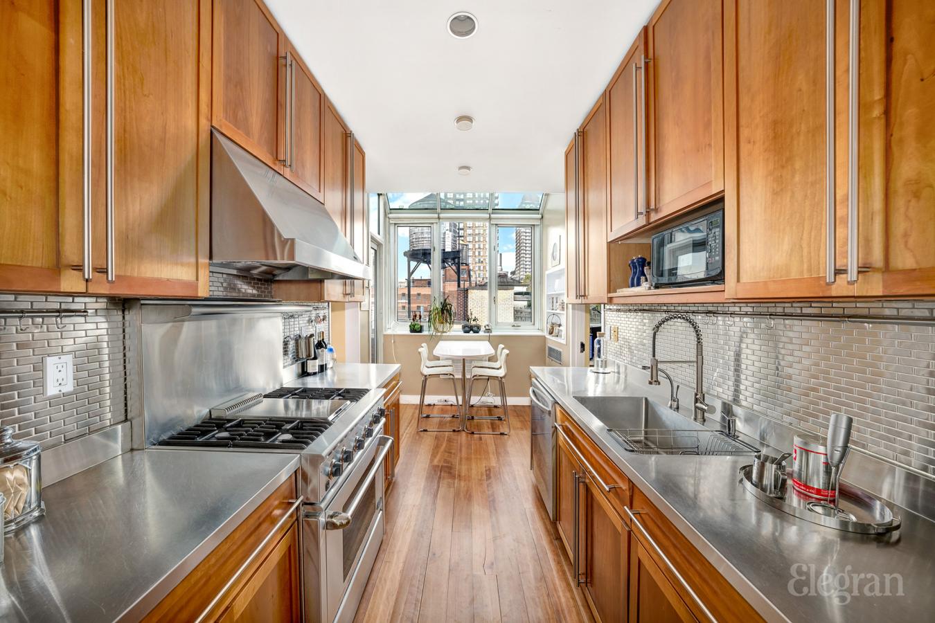 New York, New York, 10075, United States, 3 Bedrooms Bedrooms, ,3 BathroomsBathrooms,Residential,For Sale,1797248