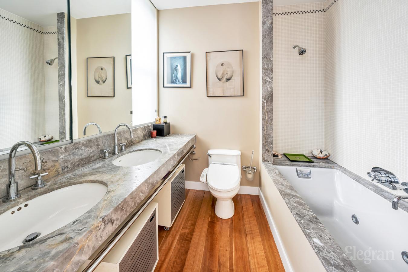 New York, New York, 10075, United States, 3 Bedrooms Bedrooms, ,3 BathroomsBathrooms,Residential,For Sale,1797248