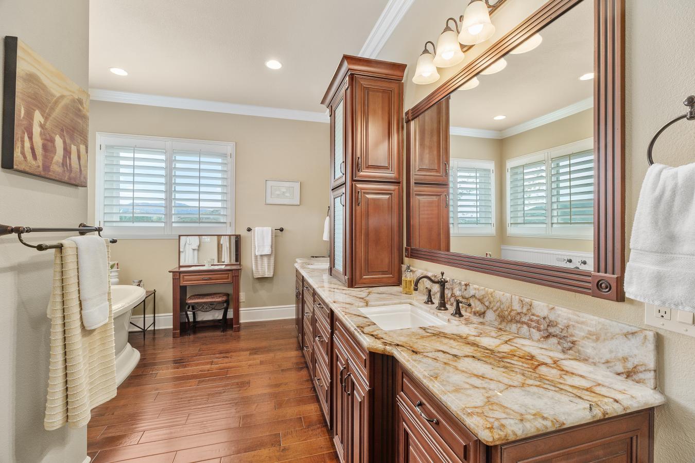 Murrieta, Riverside, 92562, United States, 5 Bedrooms Bedrooms, ,5 BathroomsBathrooms,Residential,For Sale,1801010