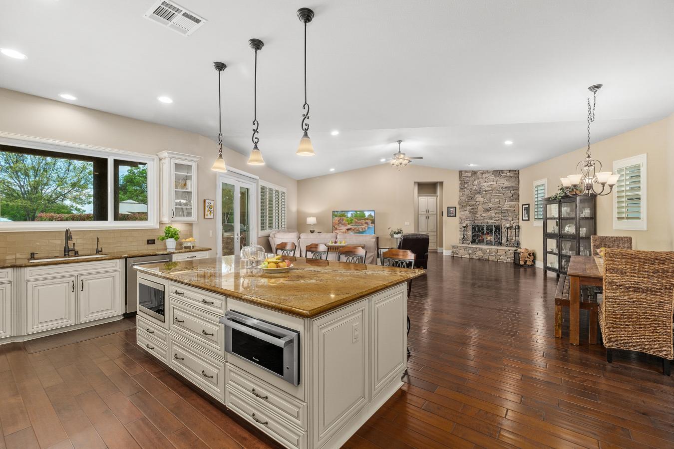 Murrieta, Riverside, 92562, United States, 5 Bedrooms Bedrooms, ,5 BathroomsBathrooms,Residential,For Sale,1801010