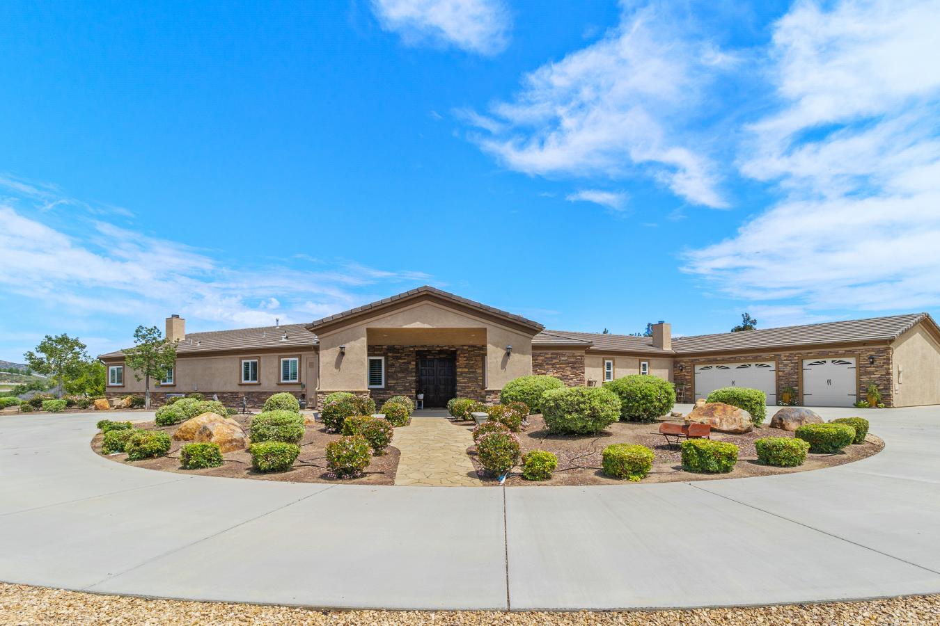 Murrieta, Riverside, 92562, United States, 5 Bedrooms Bedrooms, ,5 BathroomsBathrooms,Residential,For Sale,1801010