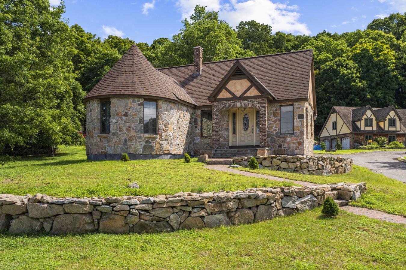 Stonington / Mystic, Connecticut, 06355, United States, ,Residential,For Sale,1797245
