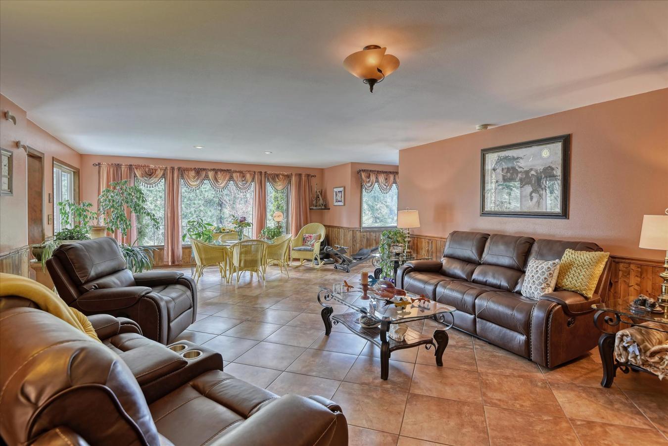 Coeur d'Alene, Idaho, 83814, United States, 4 Bedrooms Bedrooms, ,5 BathroomsBathrooms,Residential,For Sale,1797243